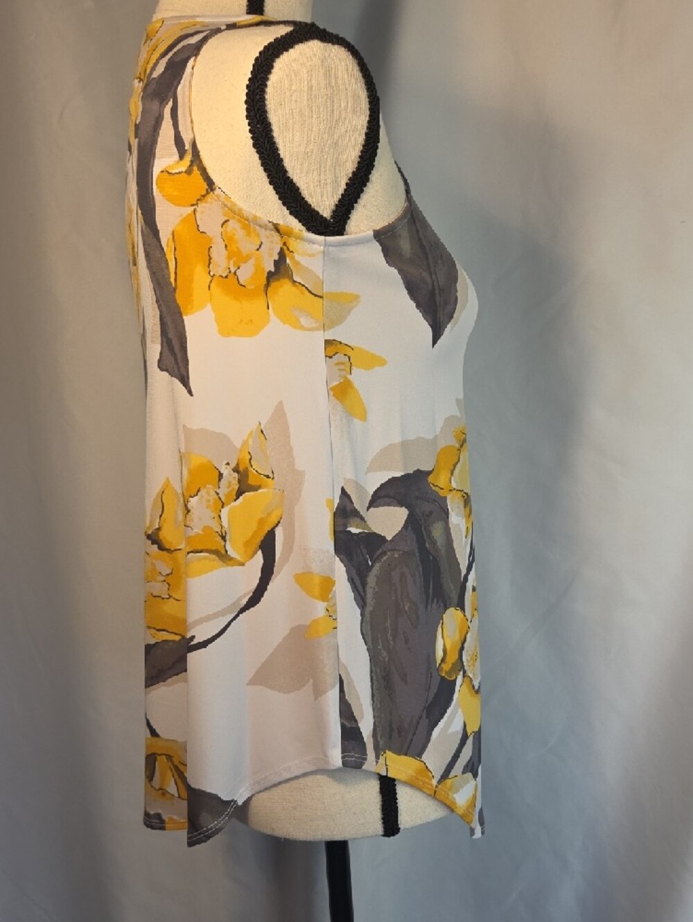 Alfani White Yellow Floral Sleeveless Blouse - Picture 3 of 5